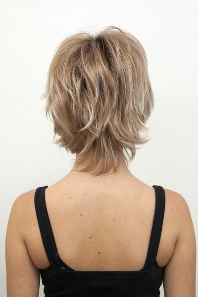 Nutmeg-F / Freedom w/ Roots / Medium Wig